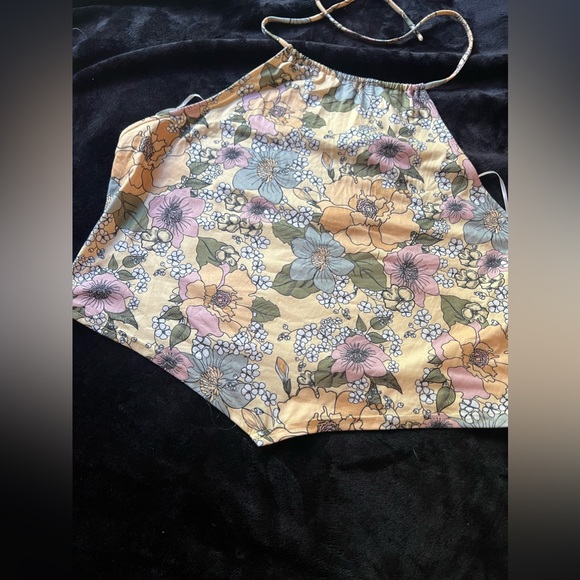 Villa yellow floral print halter top - Picture 5 of 9